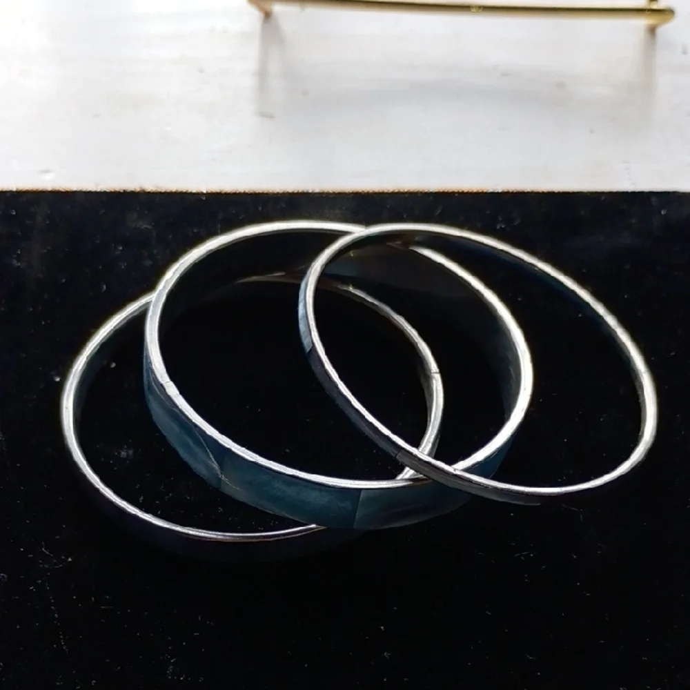 Elegant Silver Tone Bangle Set Of Three